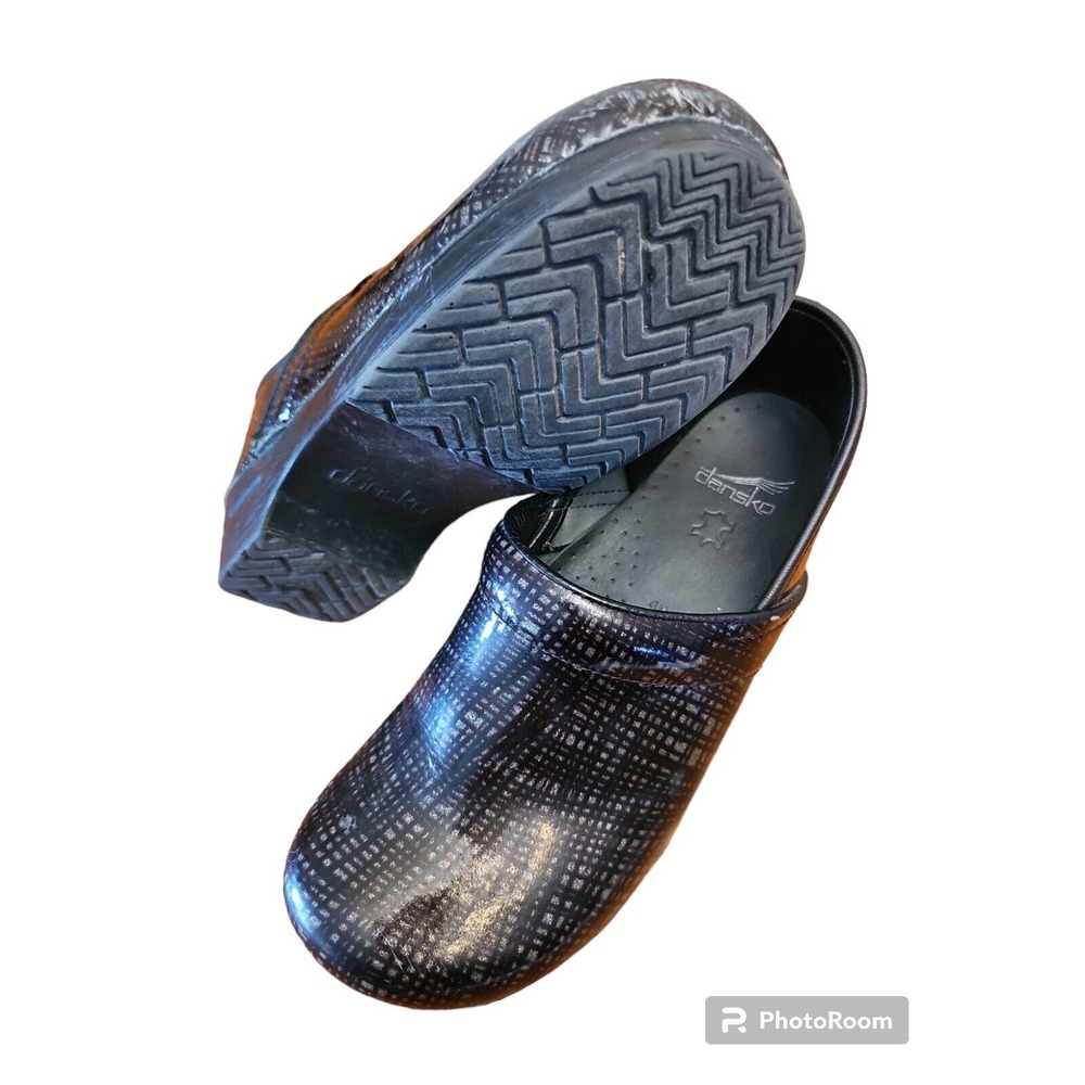 Dansko Pro Silver and Black Crisscross Split-Shoe Size 40 9.5-10‎